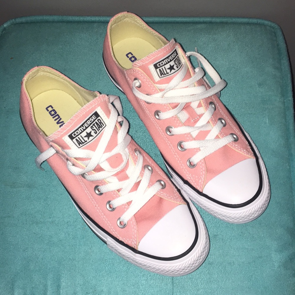 Light pink Converse All Star low top